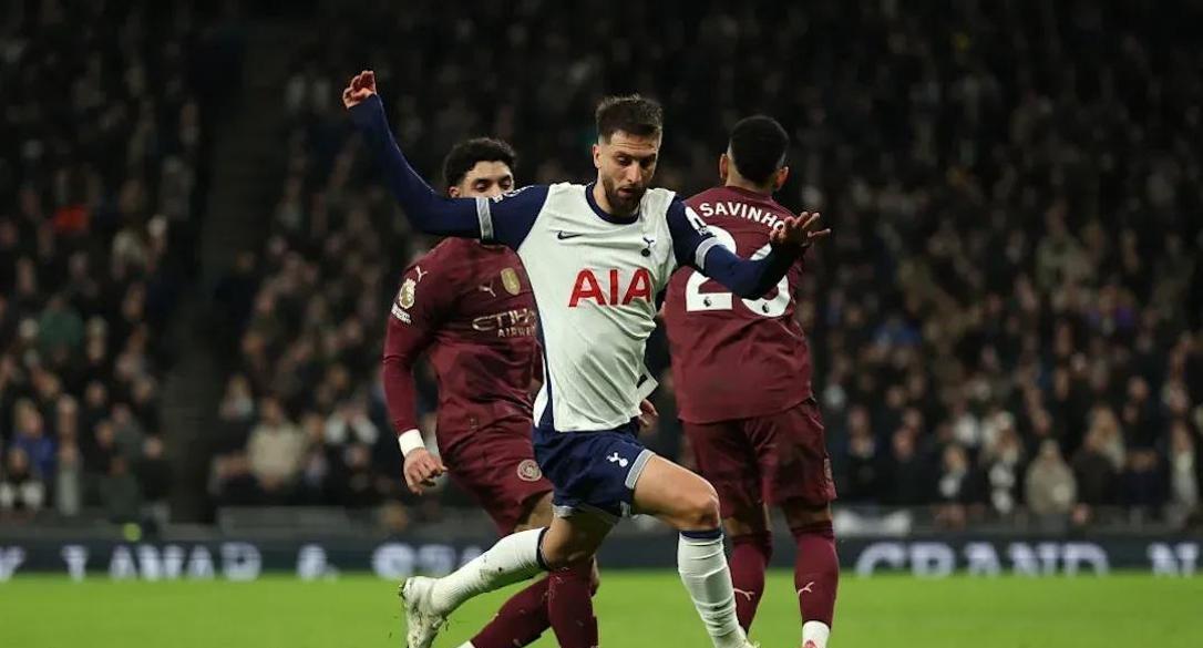 加时末段体能课后，勒沃库森强势反弹备战葡超，媒体盛赞，轮换策略成焦点